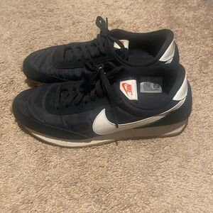 Nike Mens Air Tailwind 79 Running Shoe Sz 10